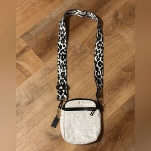Trendy crossbody puffer purse vintage havana guitar strap leopard cheetah print